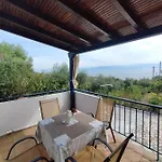 アパート Takis Haikos House Two Minutes Walk To The Peroulia Vounária
