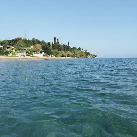 Takis Haikos House Two Minutes Walk To The Peroulia Vunária