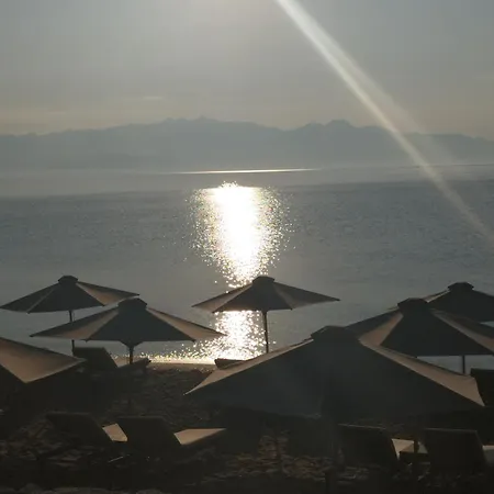 Takis Haikos House Two Minutes Walk To The Peroulia Βουνάρια