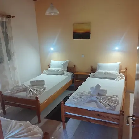 Takis Haikos House Two Minutes Walk To The Peroulia Apartment