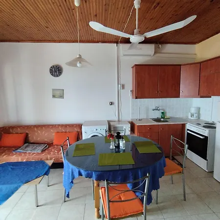 Διαμέρισμα Takis Haikos House Two Minutes Walk To The Peroulia Βουνάρια