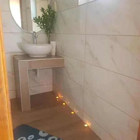 Διαμέρισμα Takis Haikos House Two Minutes Walk To The Peroulia Βουνάρια