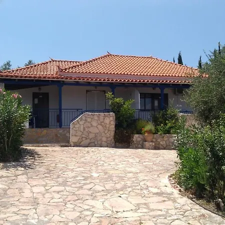 Takis Haikos House Two Minutes Walk To The Peroulia Apartment *