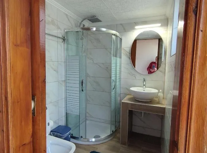 Takis Haikos House Two Minutes Walk To The Peroulia