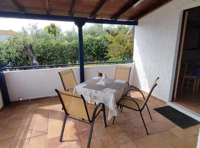 Takis Haikos House Two Minutes Walk To The Peroulia * Vounária