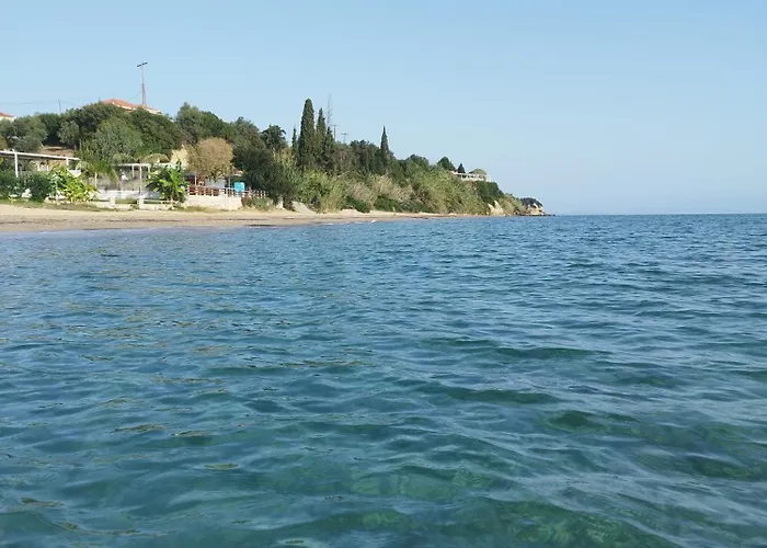 Takis Haikos House Two Minutes Walk To The Peroulia Vounária