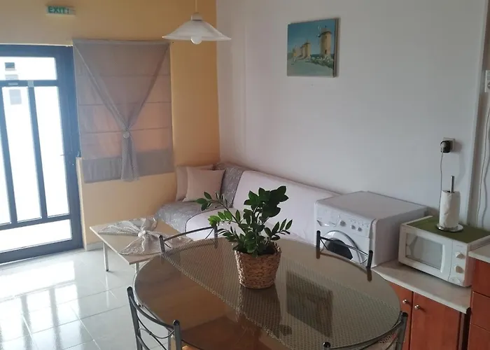 Takis Haikos House Two Minutes Walk To The Peroulia Vounária